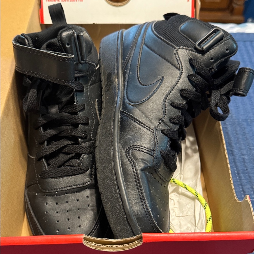 Nike Court Borough Mid 2 Youth Sneakers